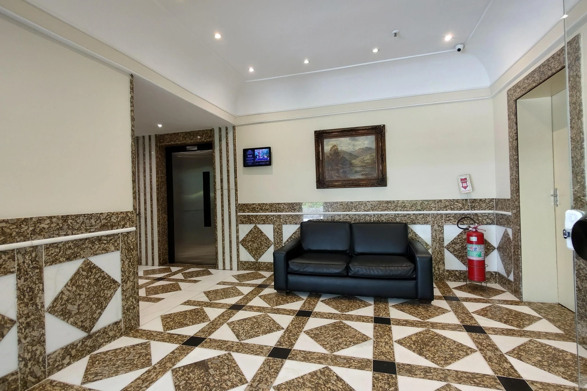 99 m² apartment with a water view and a washing machine — photo 87