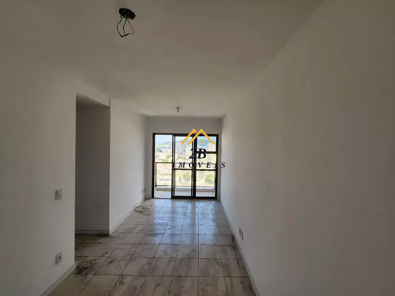 Unfurnished apartment with 3 bedrooms and 2 bathrooms — photo 9