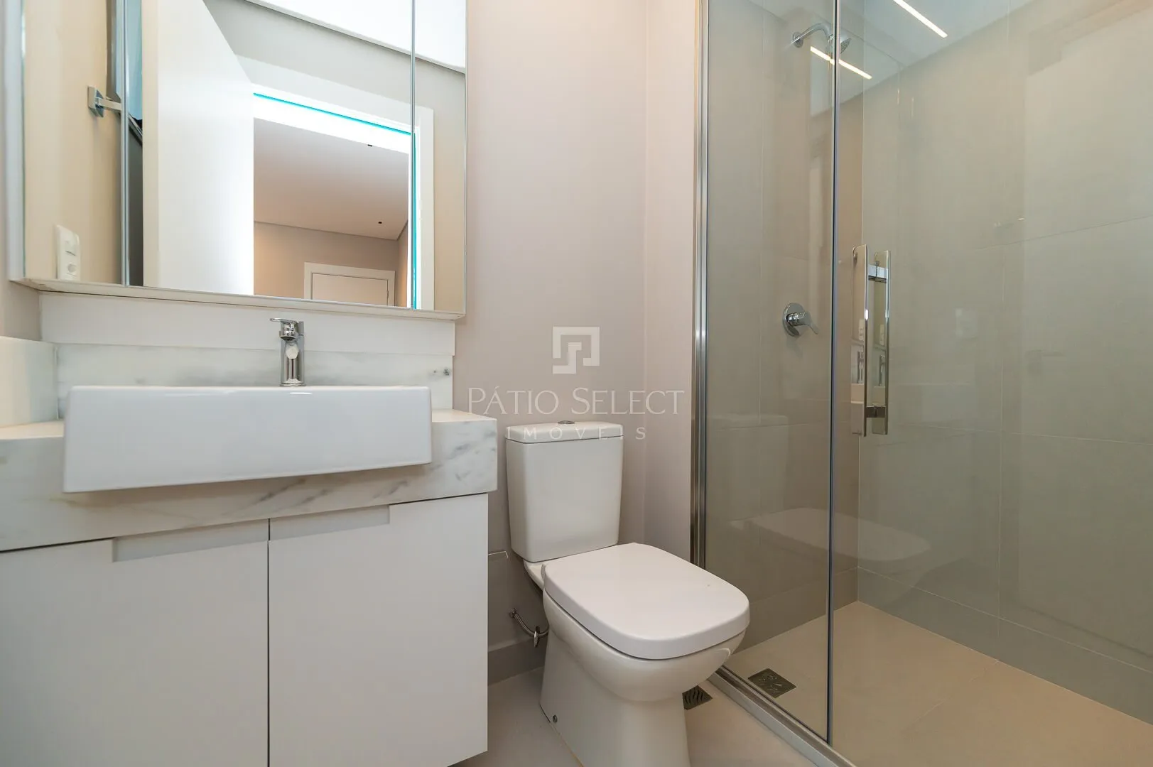 220 m² apartment with 3 en-suite bedrooms and 2 parking — photo 33