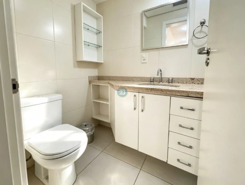 Apartamento dúplex amueblado con 3 suites y 2 plazas — photo 30