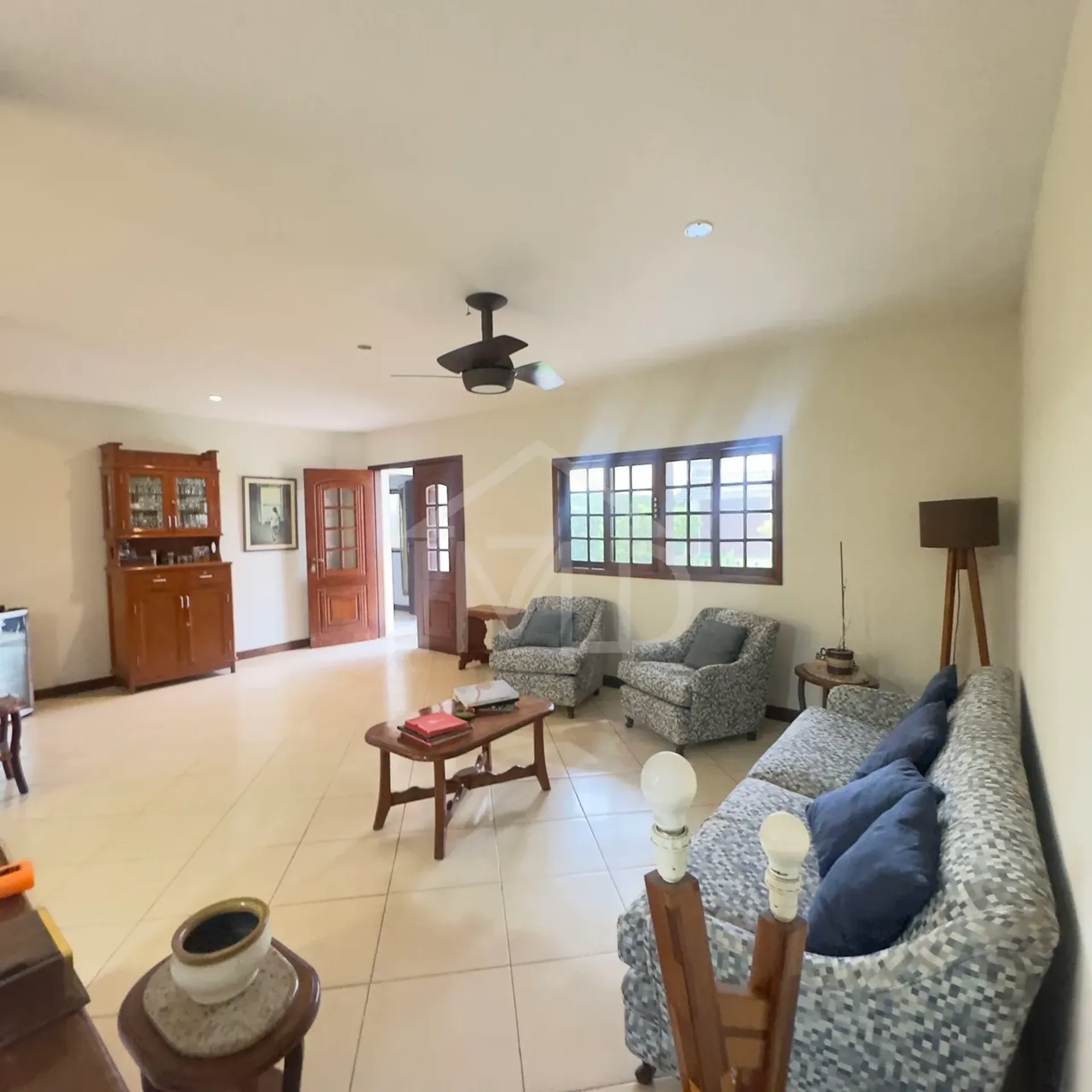 Furnished house, 250 m², with a walk-in closet — photo 14