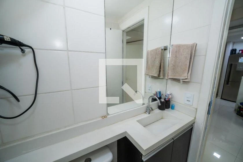 One-bedroom apartment with a washing machine — photo 4