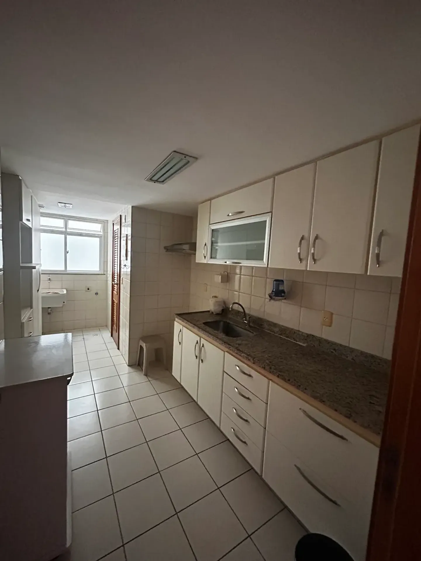 Glass-enclosed balcony in a 3-bedroom apartment, 100 m² — photo 11