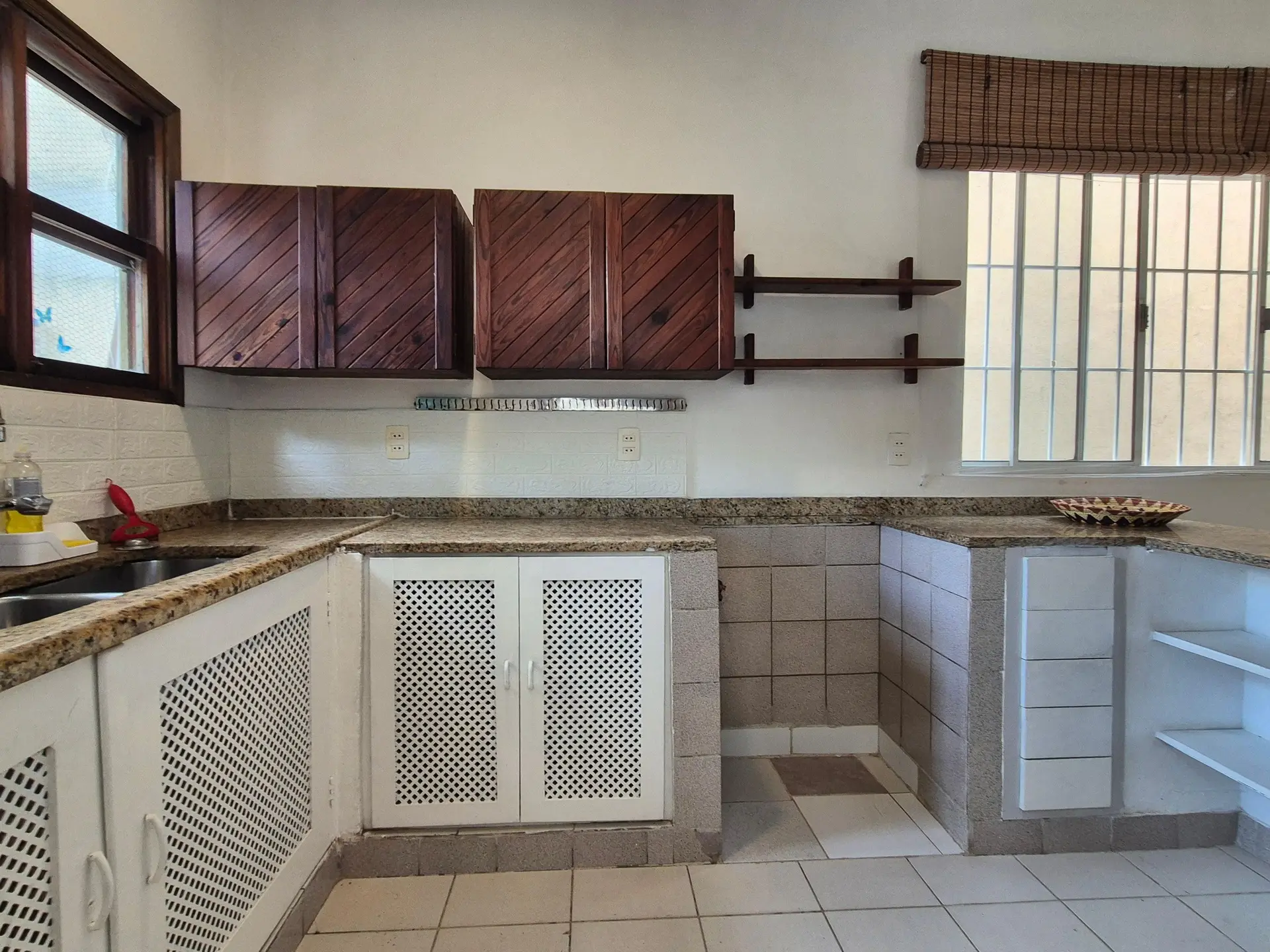 Condominium house to rent with 3 bedrooms and a suite — photo 13