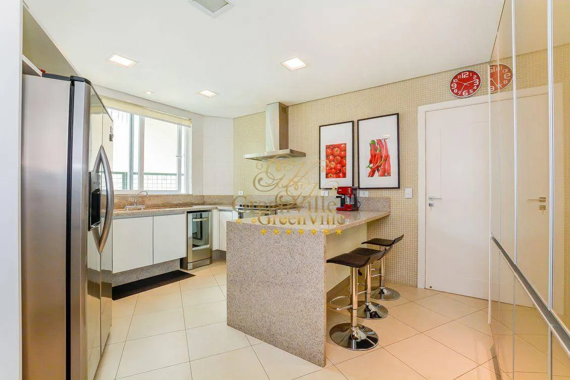 House with 4 en-suite bedrooms and private BBQ — photo 20