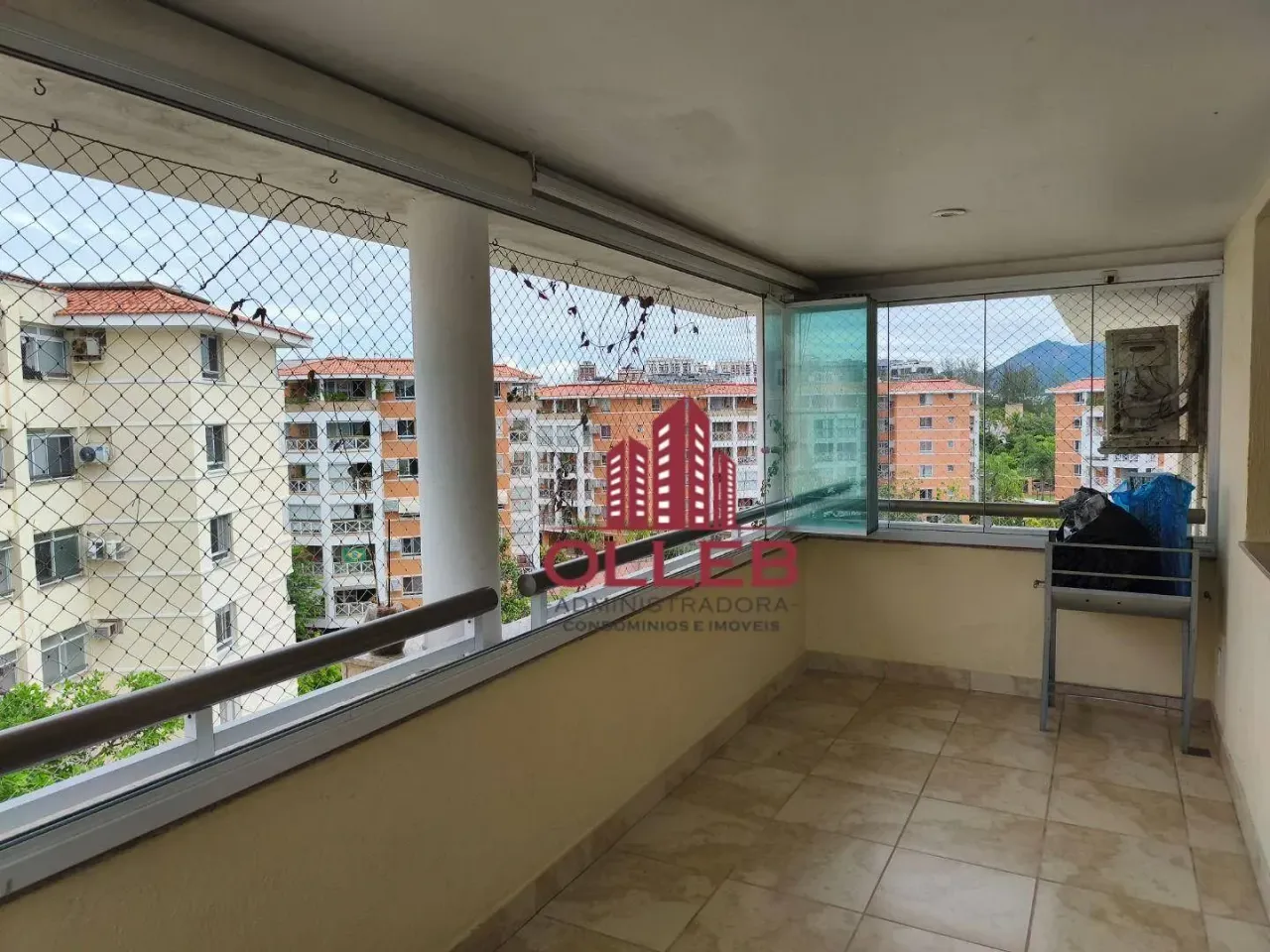 3-bedroom apartment with 4 bathrooms and enclosed balcony — photo 3