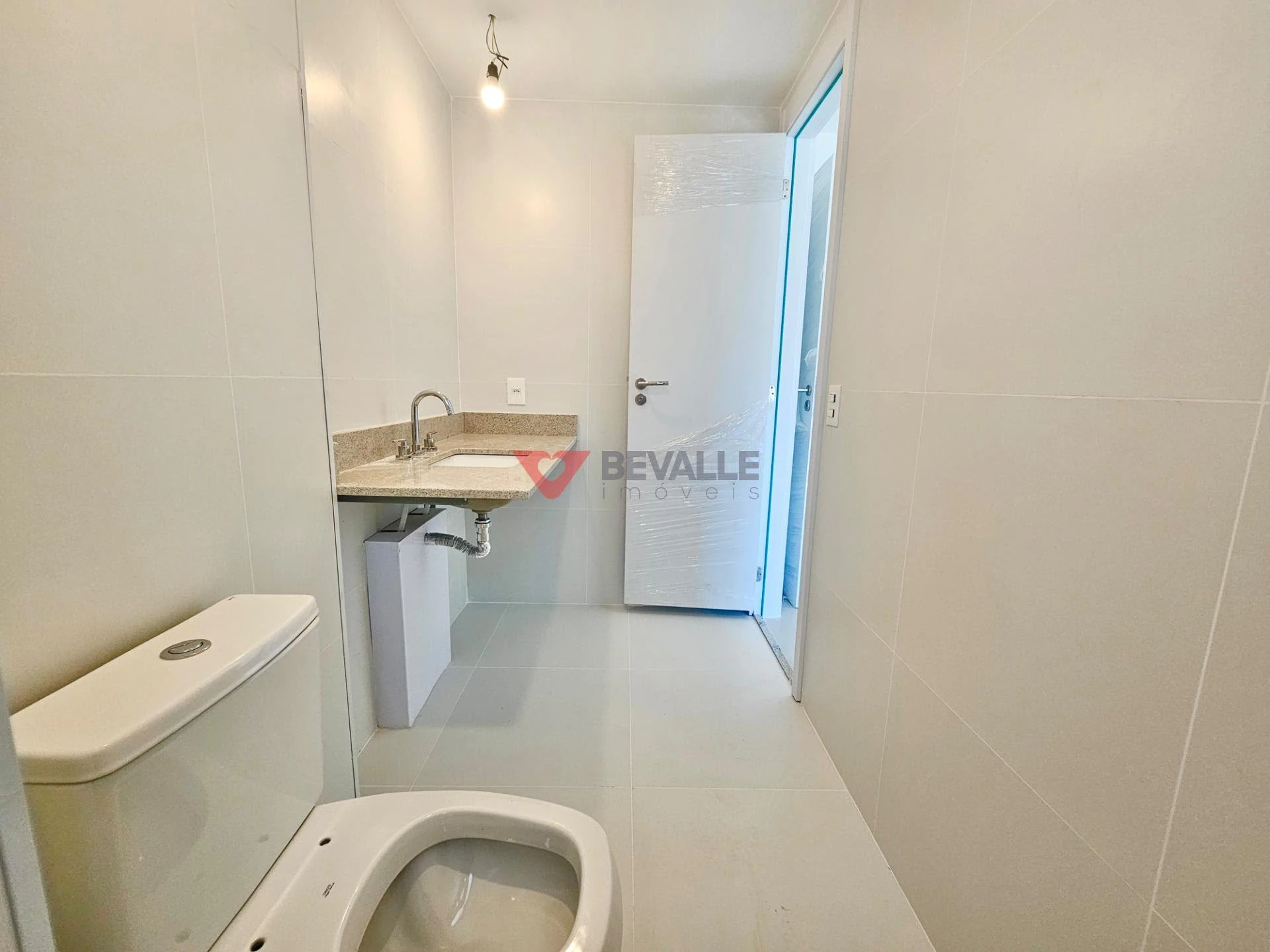 3-bedroom top-floor home with balcony and 152 m² — photo 3