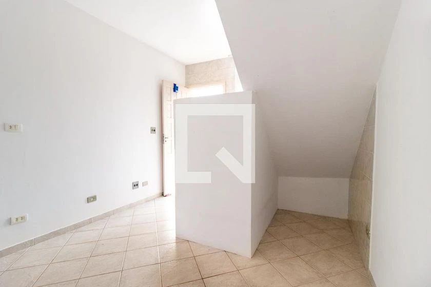 Furnished studio for rent with 1 en-suite and private yard — photo 10