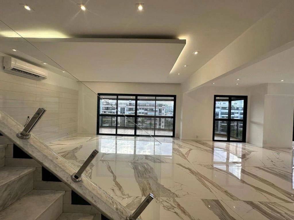 Furnished duplex penthouse with enclosed balcony — photo 20