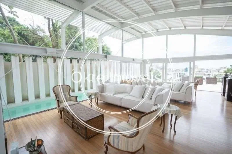 Furnished 644 m² house with 4 bedrooms and 7 bathrooms — photo 10