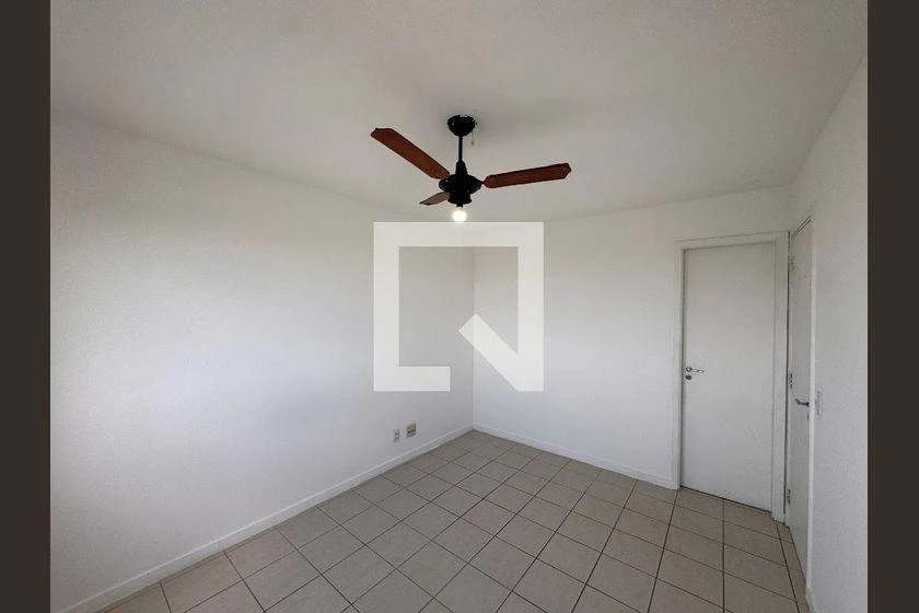 2-bedroom apartment in a building with a gym — photo 12