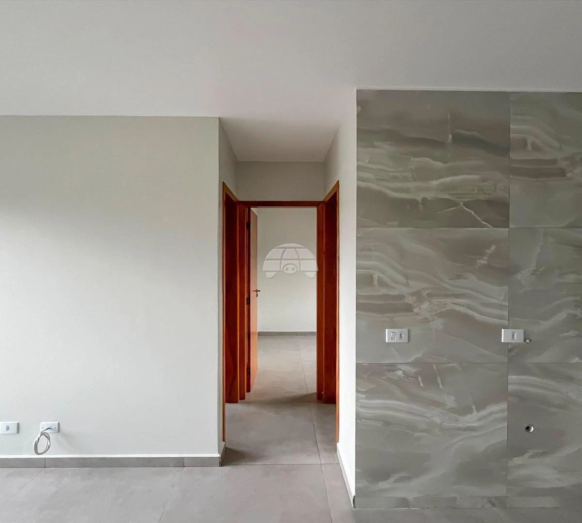 House with 2 bedrooms and a glassed-in balcony — photo 11