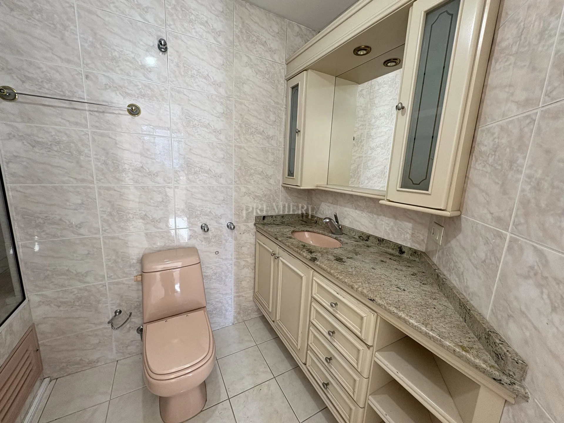 3-bedroom apartment with a home office in Curitiba — photo 8