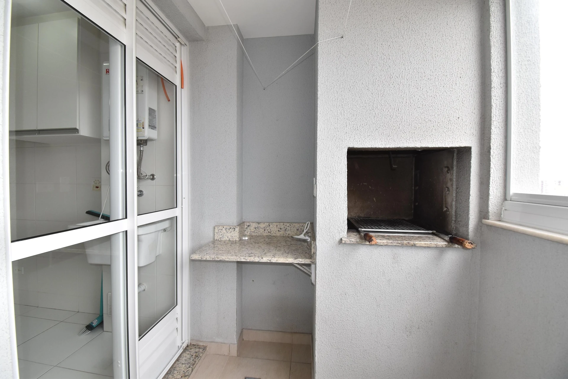 2-bedroom apartment with a grill on the balcony — photo 10