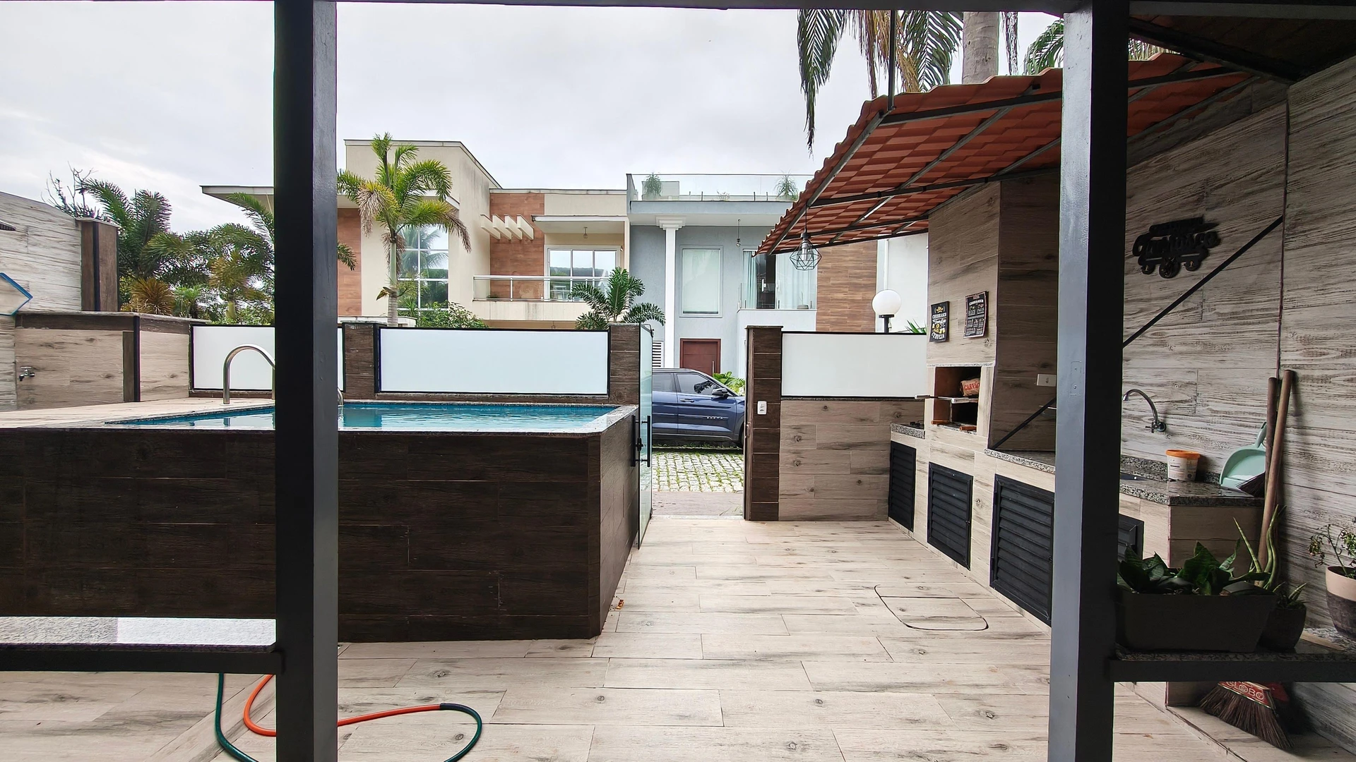 140 m² house with a grill on the balcony and a garden — photo 6