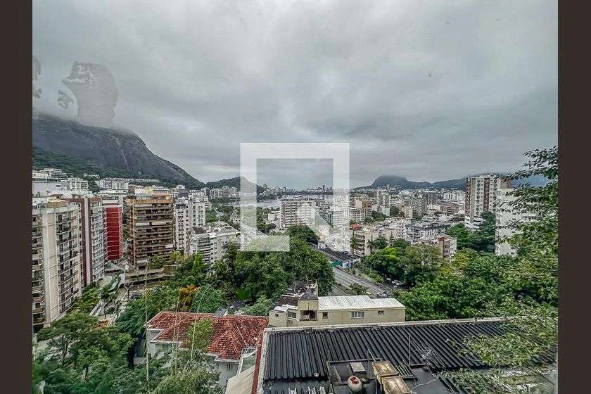 57 m² apartment with 2 bedrooms and a balcony — photo 2