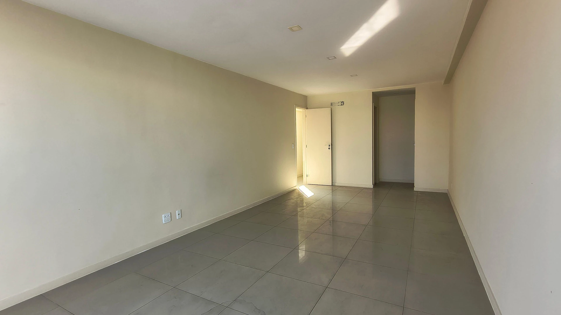 Apartamento para alugar com 4 quartos e 4 banheiros — photo 25
