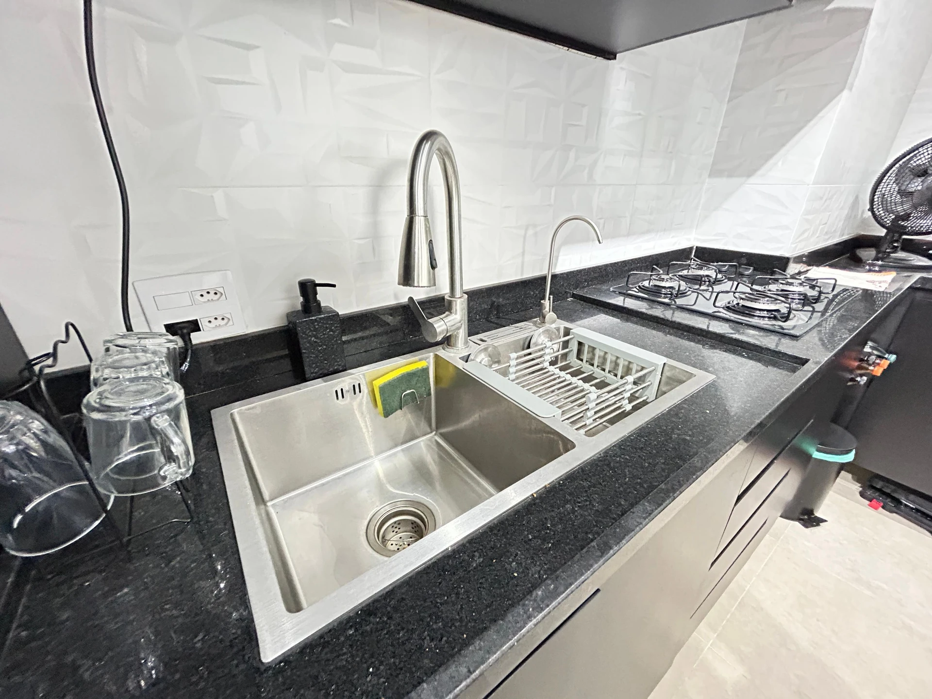 Apartamento mobiliado de 2 quartos com máquina de lavar — photo 8