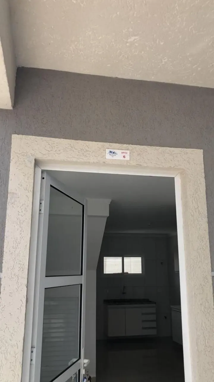Balcony with a grill in a 2-bedroom apartment, 68 m² — photo 18