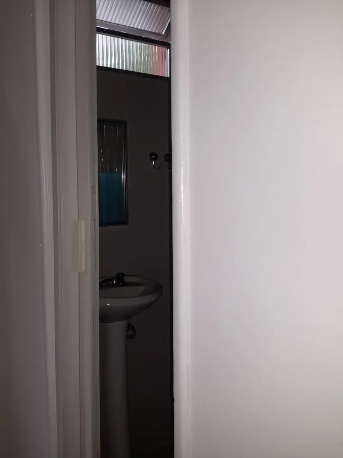 Дерев'яна підлога або ламінат та 1 спальня: квартира 38 м² — photo 21