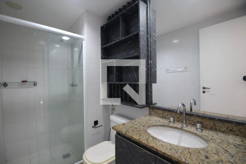 2-bedroom apartment with en-suite and glass balcony — photo 37
