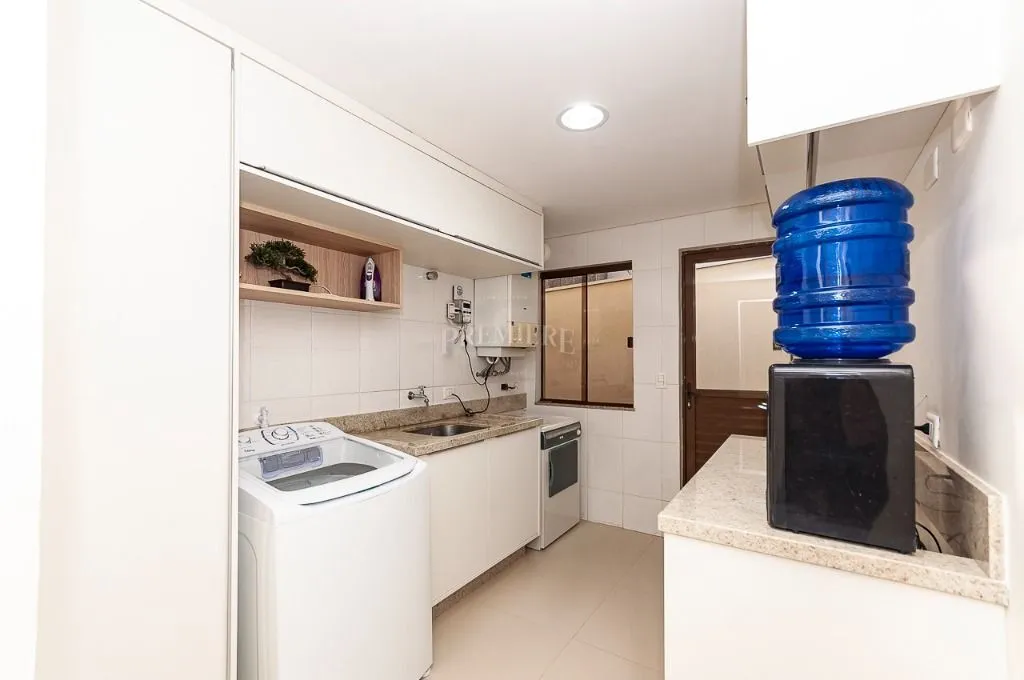 Furnished house with 4 bedrooms across 1167 m² and 8 spots — photo 32