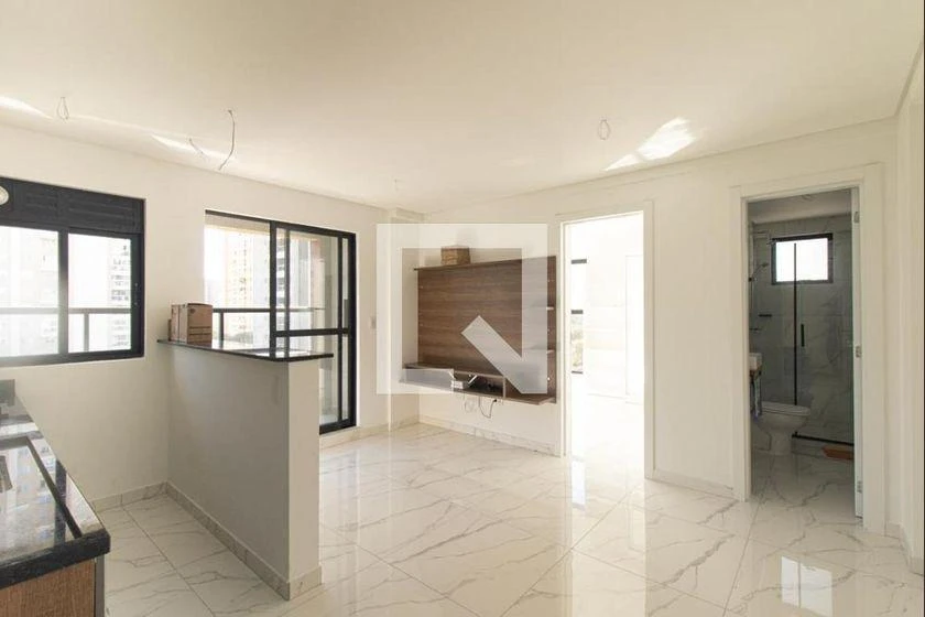 One-bedroom apartment in a building with a gym — photo 7