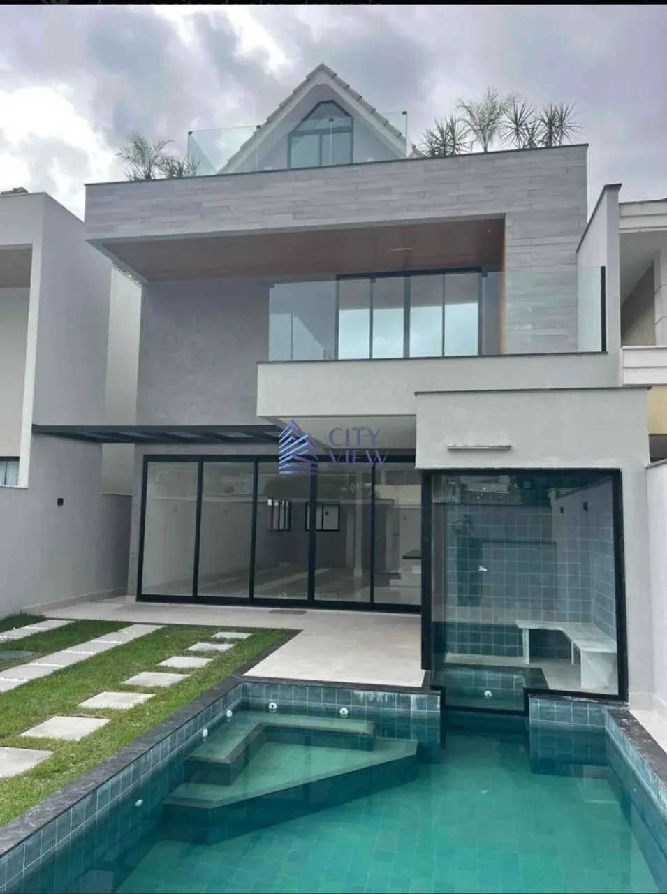 3-bedroom house with open-plan kitchen and 350 m² — photo 4