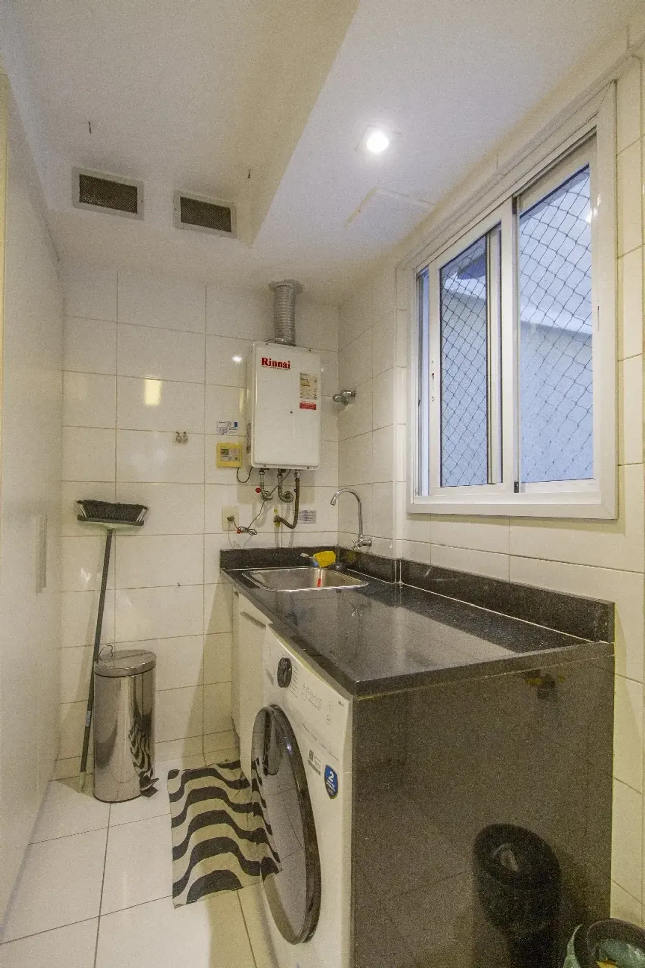 Furnished 100 m² apartment with a bedroom en-suite — photo 35