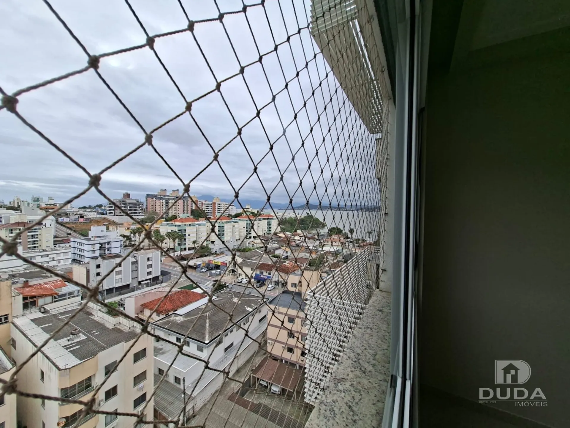 Apartment on the 10th floor with floor-to-ceiling windows — photo 24