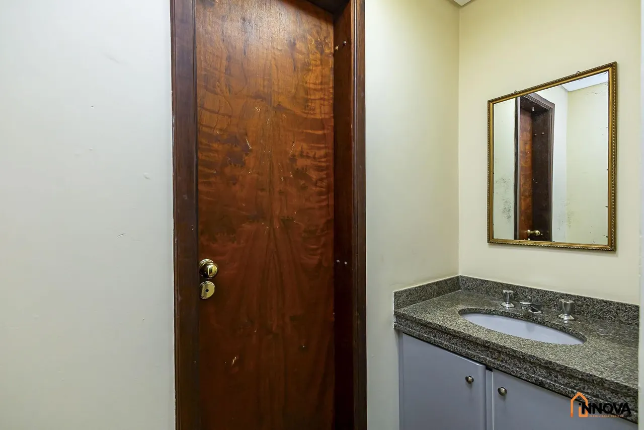 Незмебльована квартира з 3 кімнатами та 187 м² — photo 18