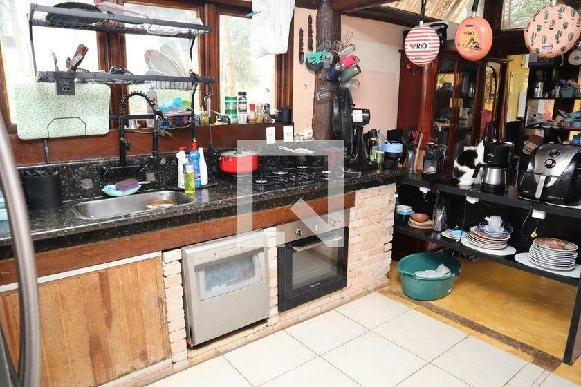 Furnished 500 m² house with 3 bedrooms and an open kitchen — photo 3
