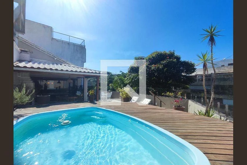 Rental apartment with 4 bedrooms, 360 m² and a balcony — photo 36