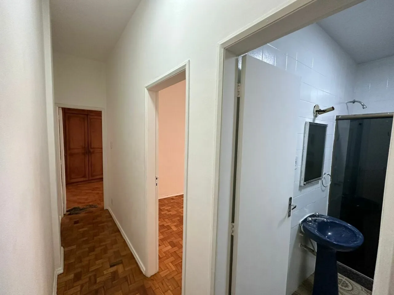2-bedroom apartment with separate kitchen and gas stove — photo 11
