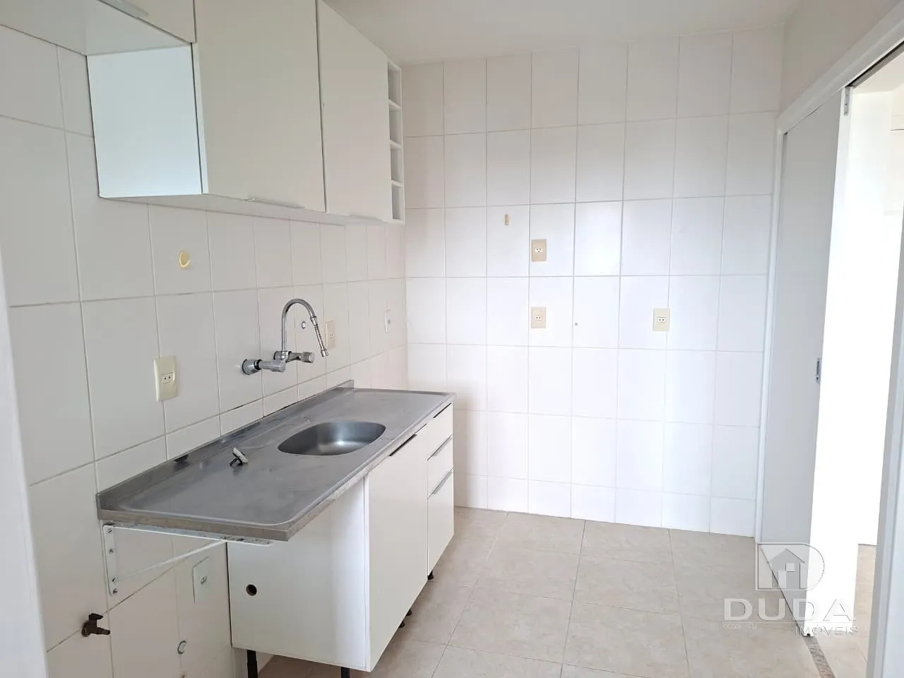 2-bedroom apartment with a mountain view in Florianópolis — photo 15