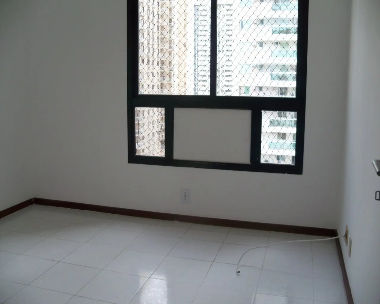 Apartamento sem mobília com 4 quartos e 3 banheiros — photo 3
