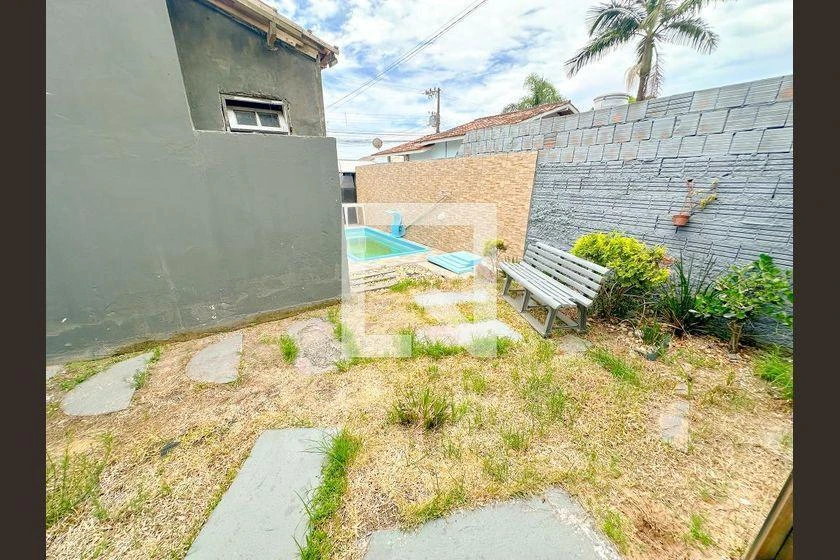 2-bedroom apartment in a building with a pool — photo 39