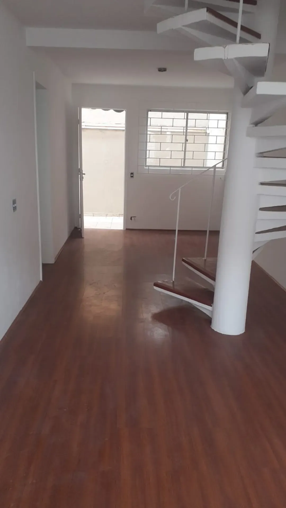House, 85 m², with wood or laminate floors