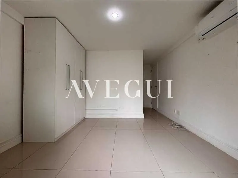Apartamento com 4 quartos e varanda com box de vidro — photo 12