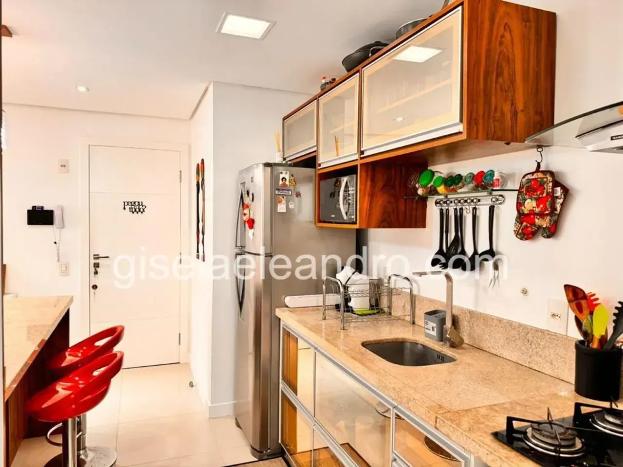 Apartamento mobiliado com cozinha integrada e 2 quartos — photo 3