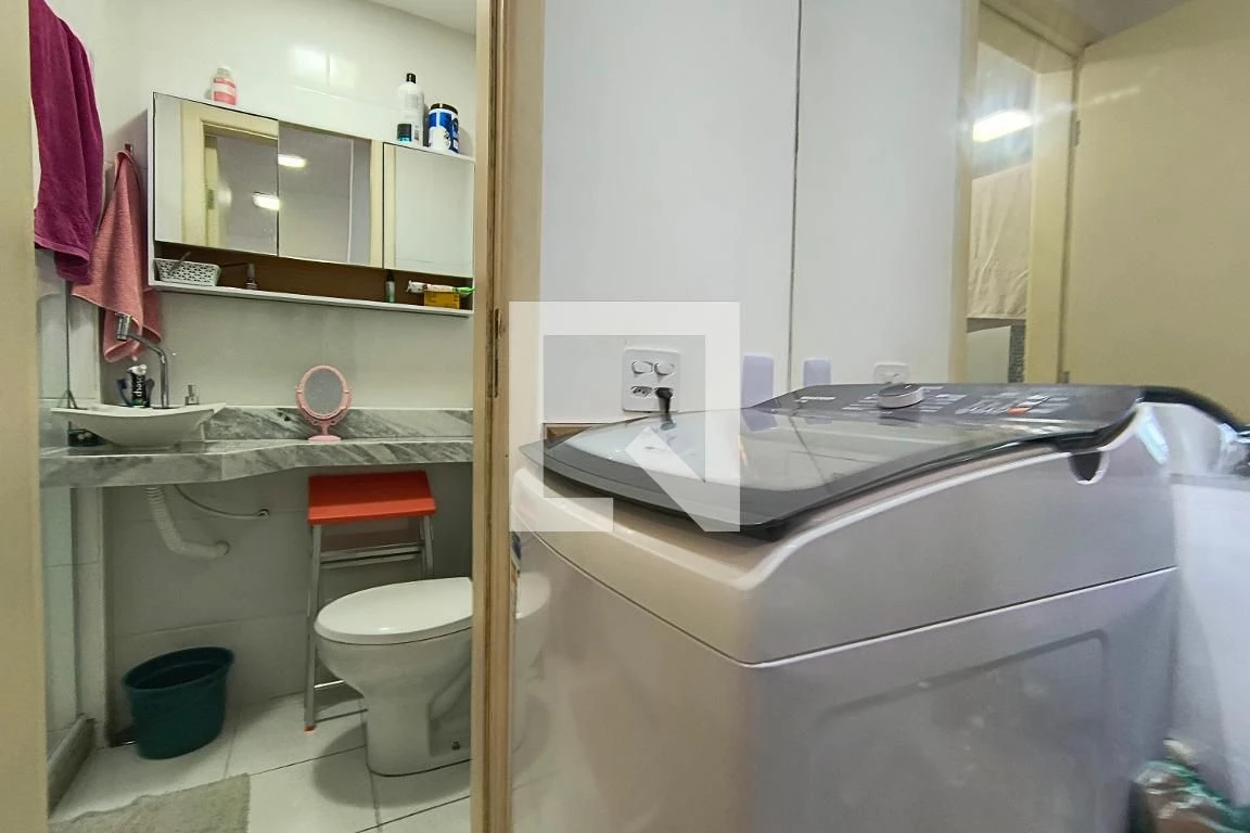 Bathtub in a one-bedroom apartment, 36 m² — photo 34
