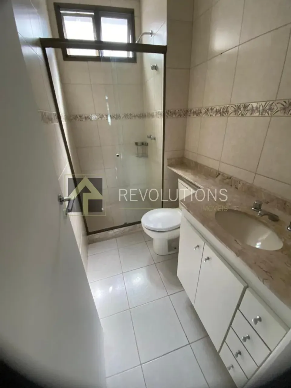 Apartment with 3 bedrooms and 3 bathrooms, enclosed kitchen — photo 3