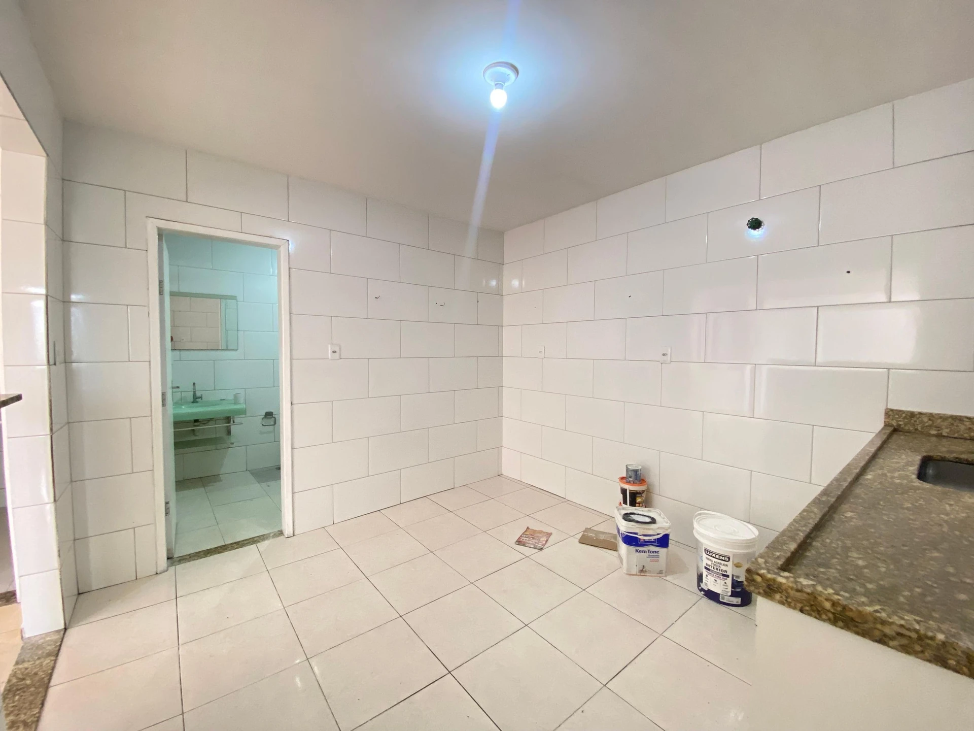 House with 2 bedrooms and a glass-enclosed shower — photo 4