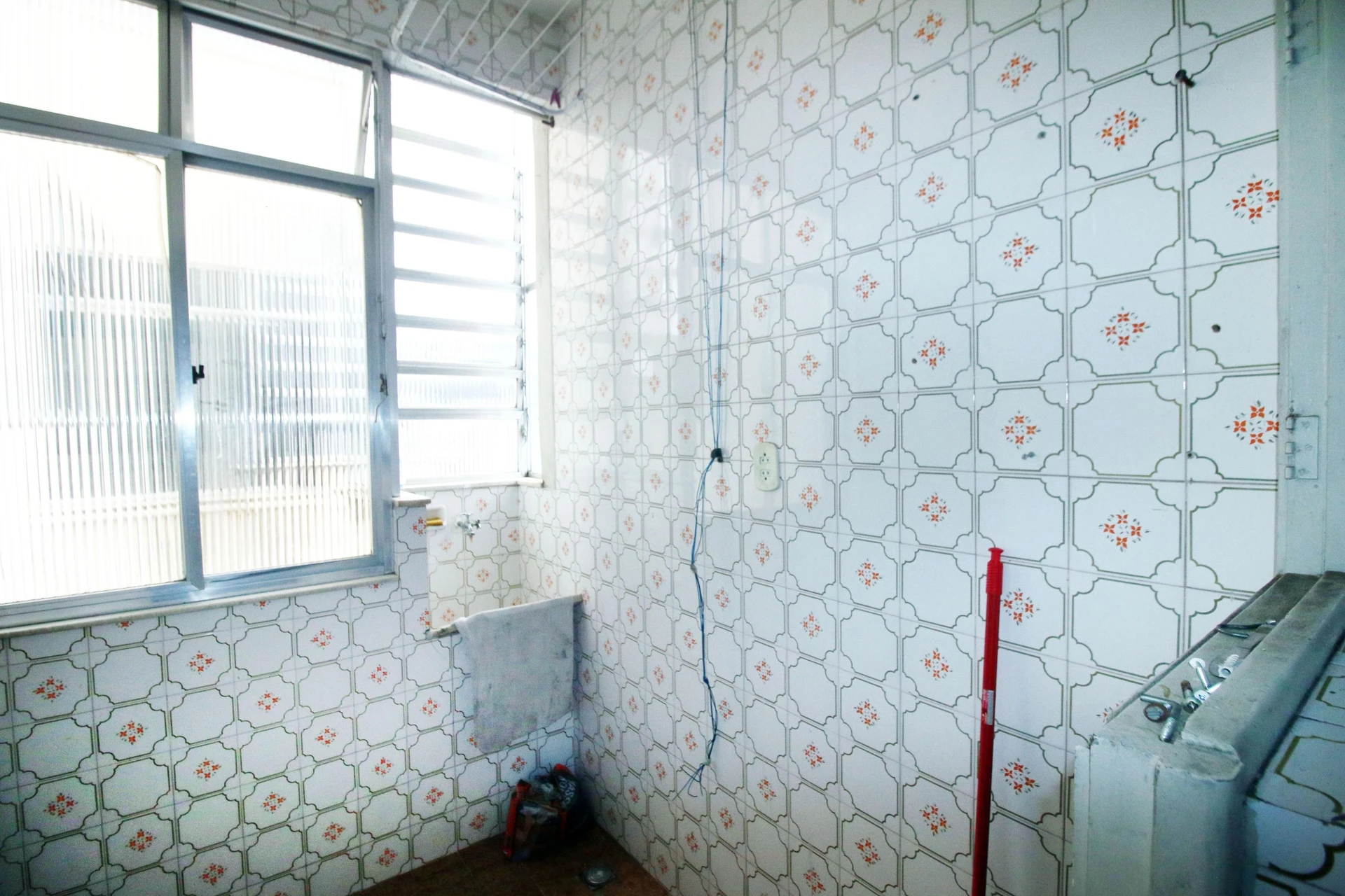 Wood or laminate floors in a 2-bedroom apartment, 63 m² — photo 15