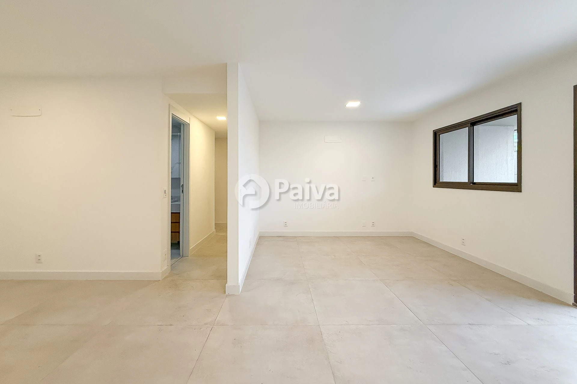 3-bedroom apartment with a grill on the balcony — photo 9