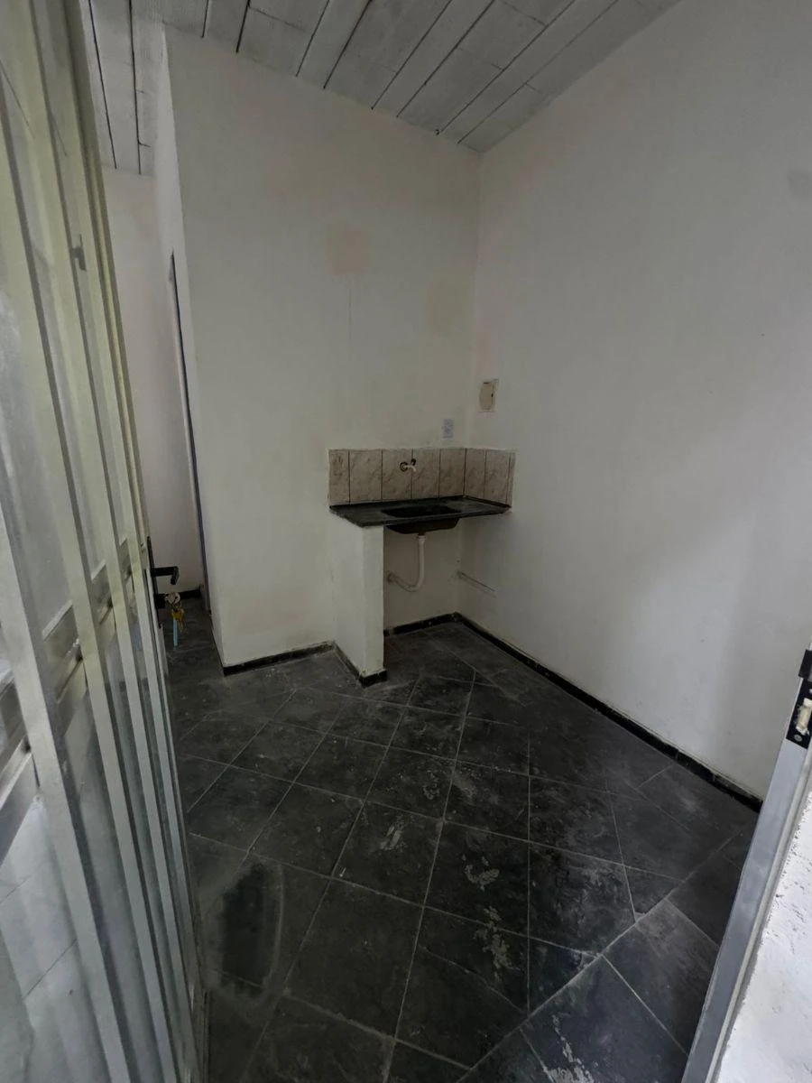 Kit sin estacionamiento con 1 dormitorio y 1 baño — photo 2
