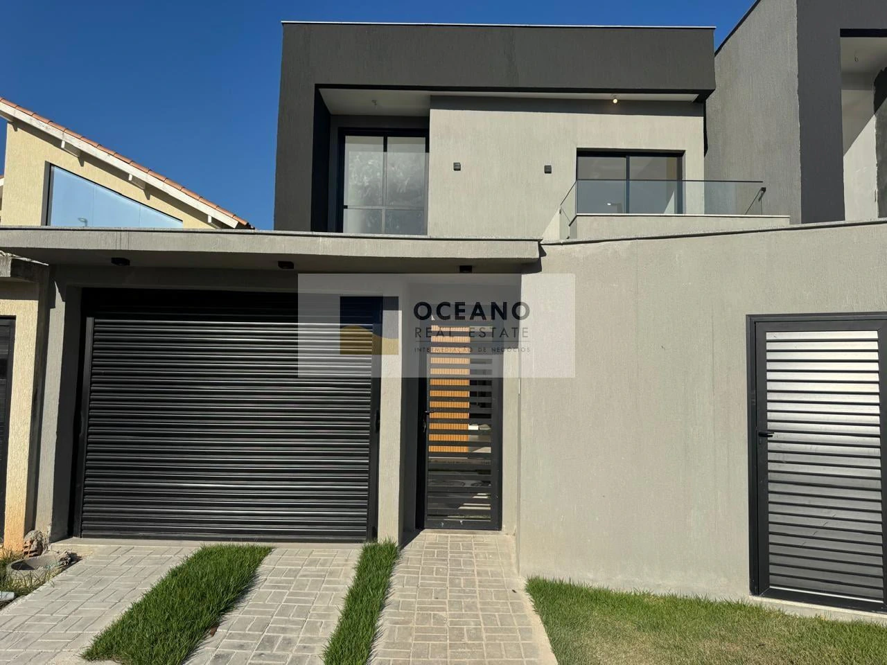 4-bedroom house with a grill on the balcony — photo 14