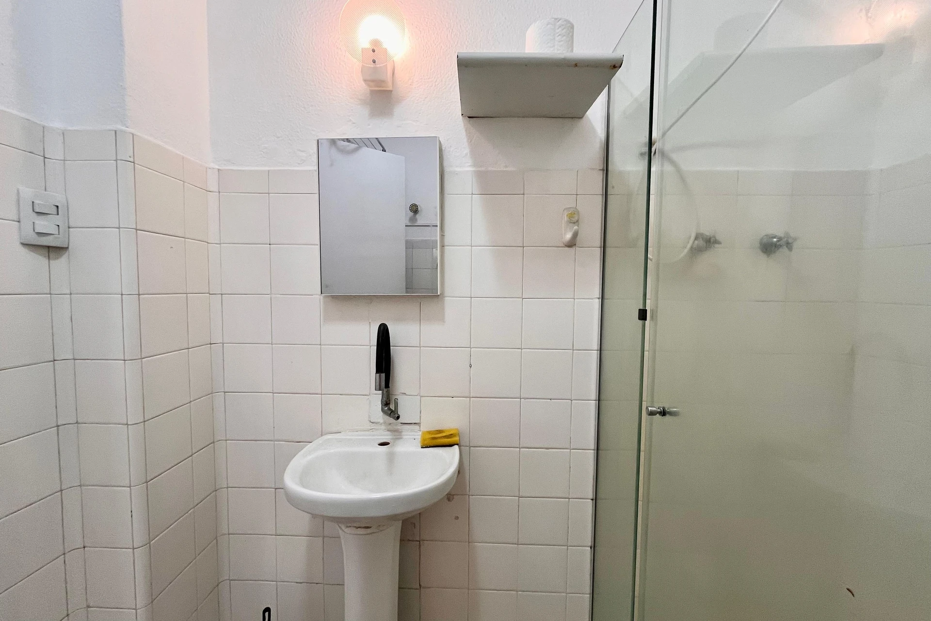 One-bedroom apartment with a mountain view — photo 4