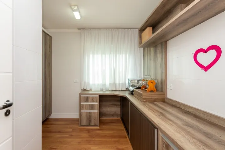Furnished 3-bedroom apartment with 248 m² and parking — photo 10
