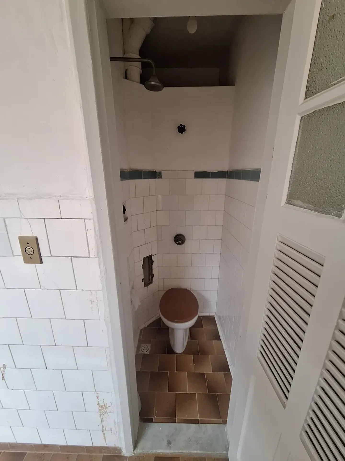 Unfurnished rental apartment with 2 bedrooms and 2 baths — photo 36